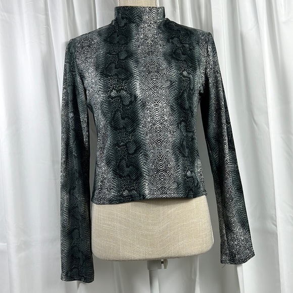 Olivia Rae L/M Snakeskin Crop Top - Picture 1 of 12